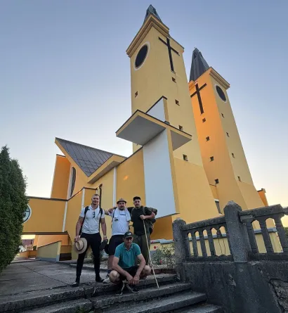 Jednu noć hodočasnici su proveli u samostanu u Petričevcu/Foto: Privatni album 