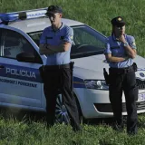Zagreb, 270814.HGSS i policijski djetalnici pronasli su tragove koji upucuju na automobil koji je jucer sletio u rijeku Savu. Foto: Srdjan Vrancic/CROPIX