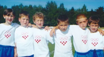 Prva zlatna medalja 2005. godine na Olimpijadi dječjih vrtića, nogomet, ekipa: Borna Bistrović, Ivan Cegledi, Filip Sestrić, Karlo Horvat, Karlo Karačić i Tomislav Karaula/Foto: Privatni album