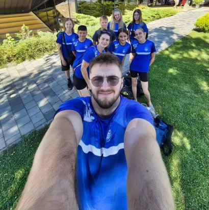 Trener Ivan Pavlić snimio je selfie s ekipom Plivačkog kluba Super Sportaš Daruvar/Foto: PKSSD