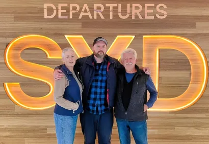 Marko s roditeljima na aerodromu u Sydneyju, 9. svibnja 2024., uoči odlaska u Hrvatsku/Foto: Privatni album