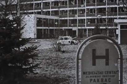 Pakračka bolnica tijekom Domovinskog rata/Foto: Screenshot iz filma "Pouka o čovječnosti"