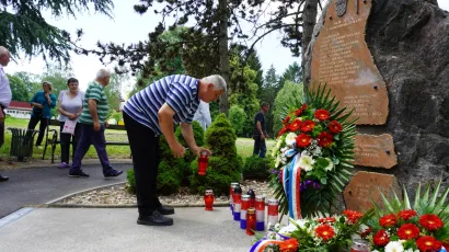 Odavanje počasti kod spomenika poginulim i nestalim braniteljima/Foto: Nikica Puhalo