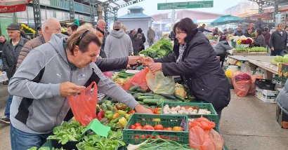 Bogata ponuda na bjelovarskom placu vlada svaki dan/Foto: Grad Bjelovar
