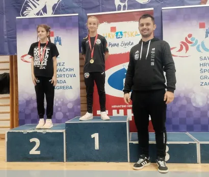 Nikka na pobjedničkom postolju/Foto: Hrvački klub Čazma