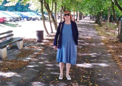 Profesorica Jela umirovljeničke dane provodi u šetnjama i čitanju knjiga/Foto: Privatni album