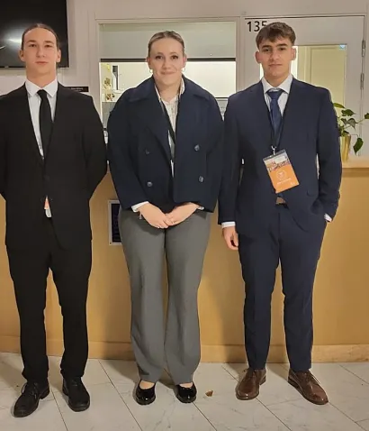 Lovro sa svojom ekipom Anjom i Robinom/Foto: TUPŠ Bjelovar