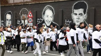 Mladi su jučer u Koloni sjećanja nosili bijele majice s imenima poginulih vukovarskih heroja/Foto: Marin Franov/CROPIX