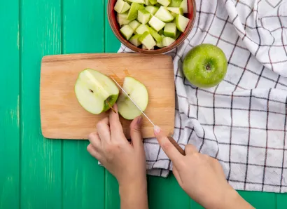 Jabuka u salati - da ili ne?/Foto: Freepik