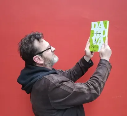 Kruno Lokotar sa zbornikom "Kad čujem Daruvar"/ Foto: Mi&scaron;o Neja&scaron;mić