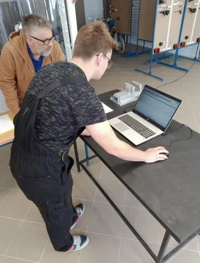 Grubi&scaron;nopoljski majstor u akciji/Foto: Privatni album