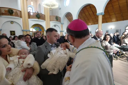 Biskup je pozvao roditelje da djecu podižu u vjeri/Foto: Pože&scaron;ko-slavonska biskupija