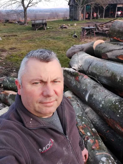 Izrada drva posao je koji Pali voli/Foto: Privatni album