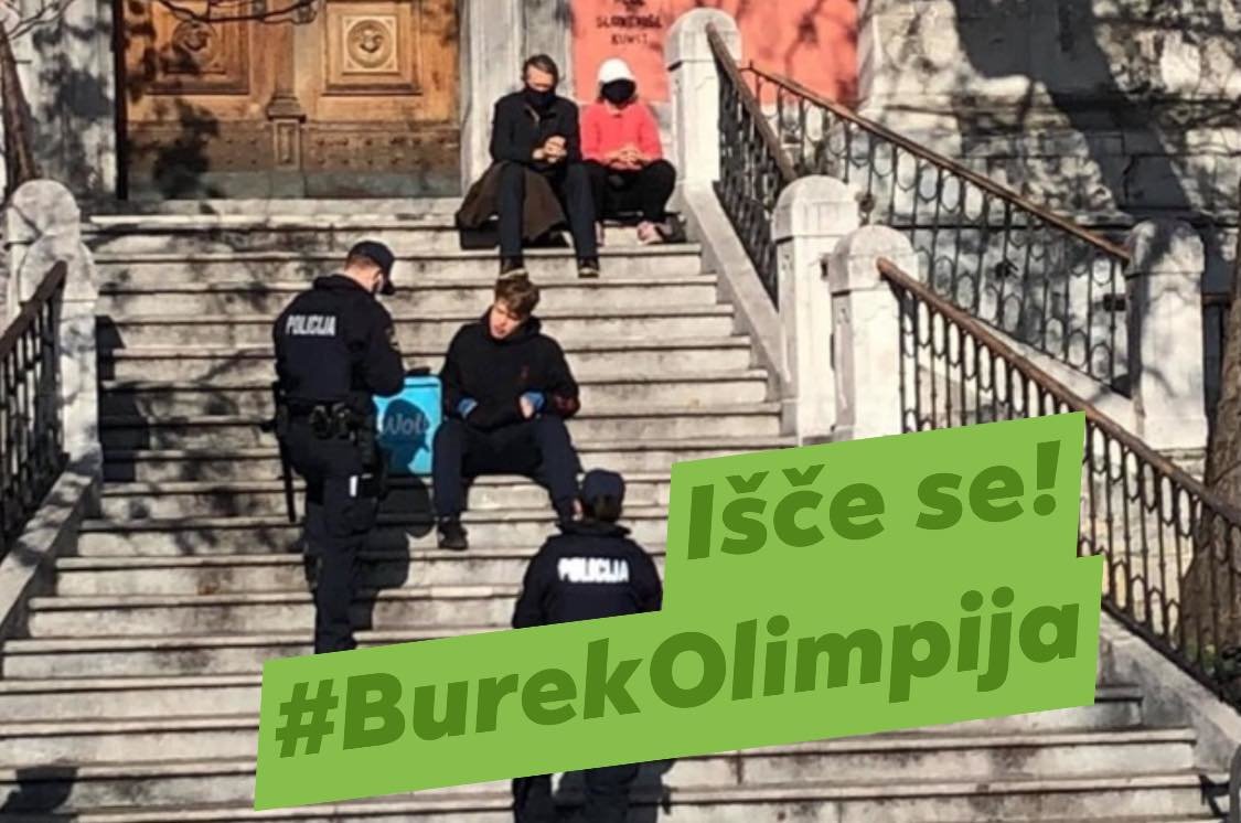 Fotografija: Ljubljanska buregdžinica objavila je na svojoj Facebook stranici fotografiju mladića kojeg policajci kažnjavaju zbog gableca na javnom mjestu/Foto: Facebook Burek Olimpija