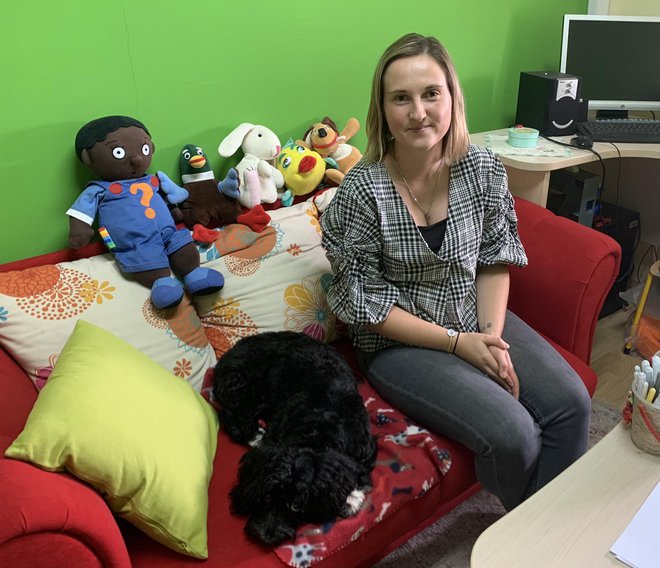 Psihologinja iz Daruvara Adrijana Hnojčik radi u podružnici Obiteljskog centra Bjelovar, a zaposlenicima daruvarskog Doma za starije i nemoćne ponudila je psihološku pomoć / Foto: privatni album