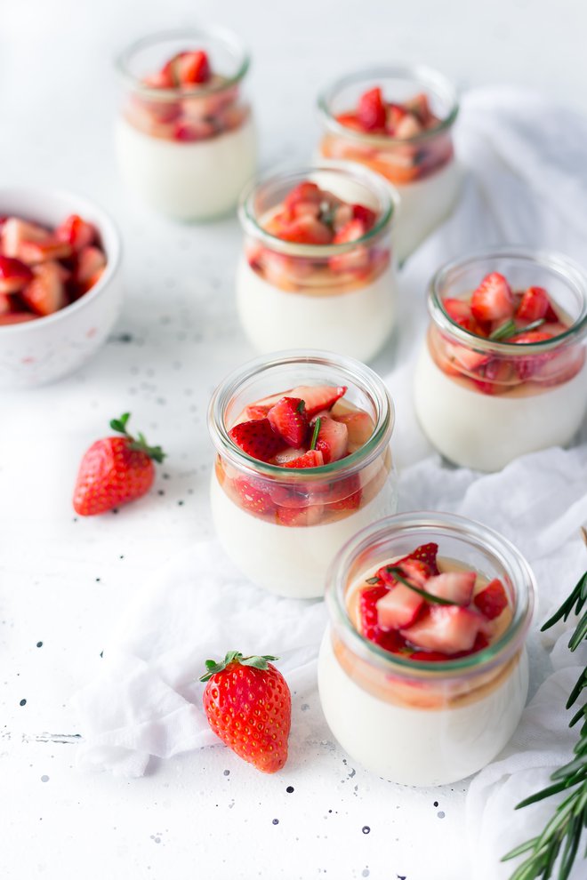 Jogurt s jagodom popravit će vam raspoloženje - zajamčeno/Foto: Unsplash
