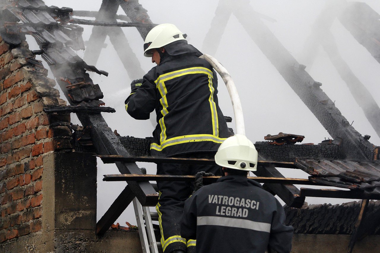 Fotografija: Požar na štaglju pogasili su lokalni vatrogasci/Foto: Ivan Brkić/Glas Podravine/CROPIX