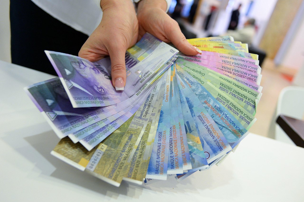 Fotografija: Odluka Švicarske središnje banke donijela je negativnu promjenu dužnicima s kreditima u francima/Foto: Goran Mehkek/CROPIX