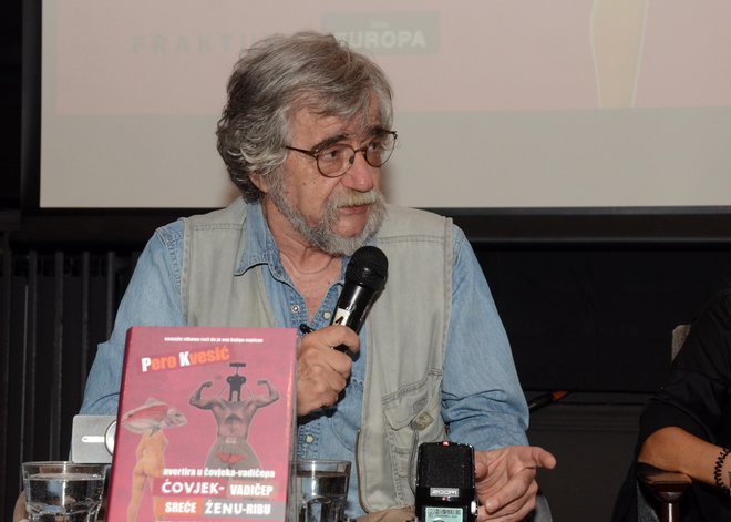 Književnik i novinar Pero Kvesić na predstavljanju svoje knjige "Čovjek-vadičep sreće ženu-ribu"/Foto: Arhiva Pere Kvesića