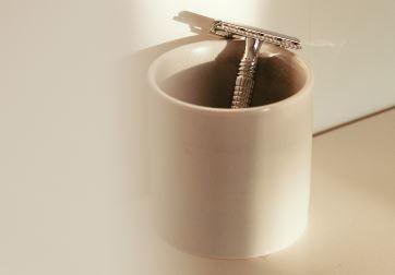 Britvice koje držite u kupaonici mogle bi s vremenom zahrđati/Foto: Sandi Benedicta/ Unsplash