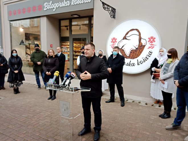 Gradonačelnik Bjelovara Dario Hrebak drži prigodnu riječ prilikom otvaranje Bilogorske košare / Foto: Deni Marčinković