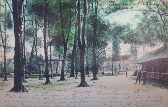 Park 1903. godine - na mjestu današnjeg dječjeg igrališta nalazila se gostionica / Foto: arhiv Vlatke Daněk)