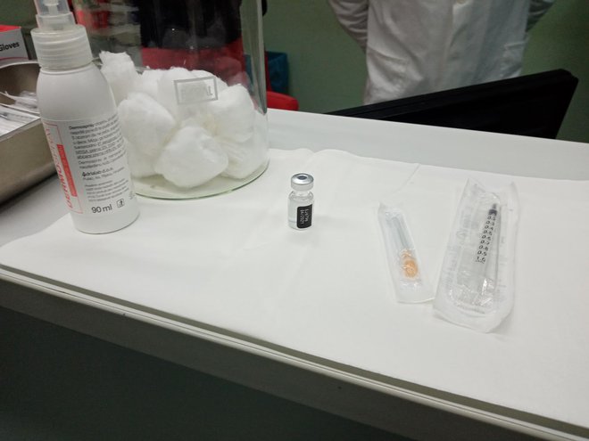 Prvo cjepivo pripremljeno za dr. Zlatu Ileković Peić koja se prva cijepila u Bjelovarsko-bilogorskoj županiji/Foto: Deni Marčinković