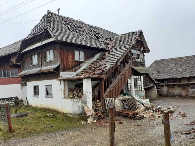Jedna od obiteljskih kuća koja više nije sigurna za život/Foto: Češka beseda