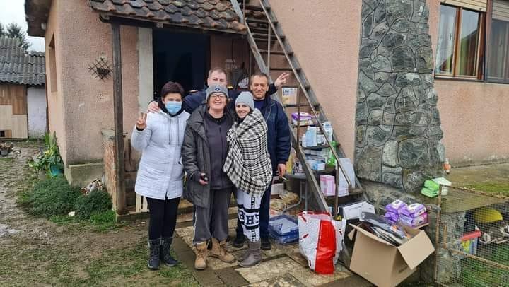 Fotografija: Ljudi iz Garešničkog Brestovca organizirali su prikupljanje novčane pomoći za obitelj iz Petrinje koja je stradala u potresu/Foto: Facebook