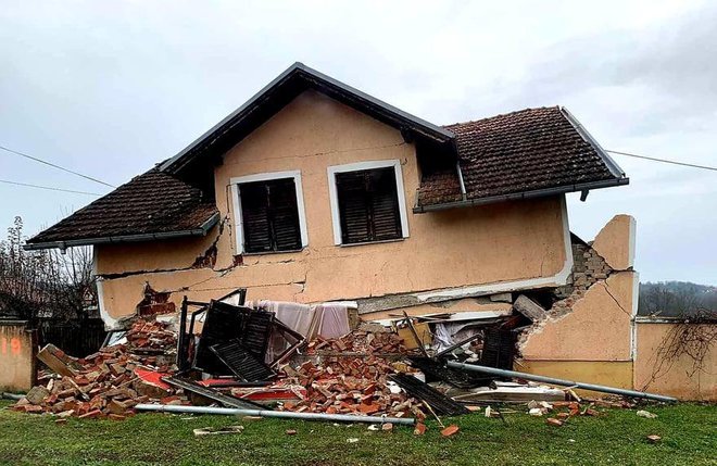 Ovako izgleda jedna novija kuća nakon potresa/Foto: Privatni album
