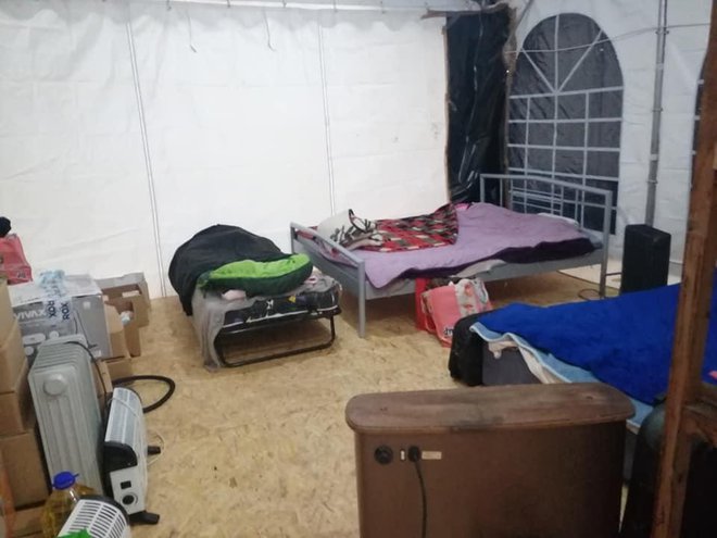 Ovdje u Glini spavaju volonteri iz Sirača, Daruvara i okolnih mjesta/Foto: Udruga Jedni za druge Općina Sirač
