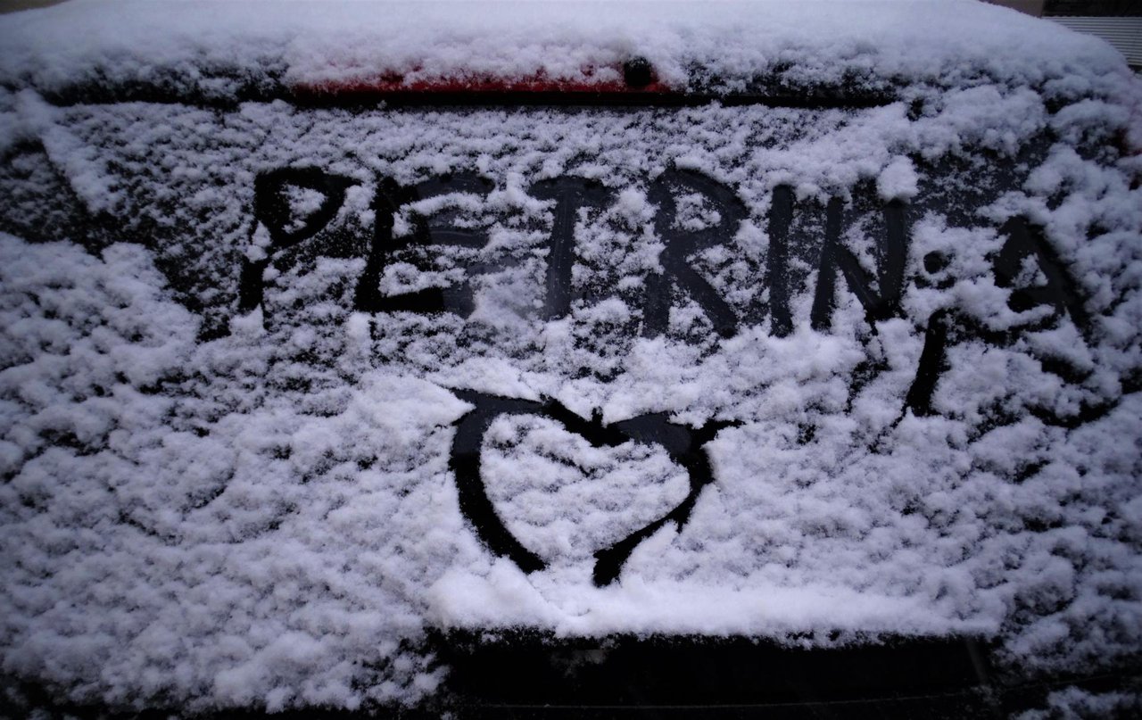 Fotografija: Netko se sjetio i na ovaj način poslati poruku ljubavi onima koji se snijegu ne vesele/Foto: Nikica Puhalo