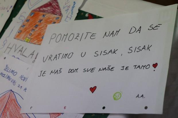 Fotografija: Poruka djece iz sisačkog Doma nikoga nije ostavila ravnodušnim/Foto: Compas.hr