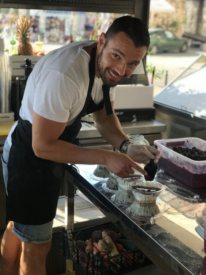 Marko Bogdan priprema smoothie