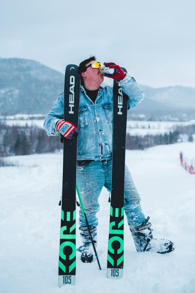 Skijanje je zapravo naziv za opijanje na kavanskim dernecima poput onih u Ischglu/Foto: Pexels