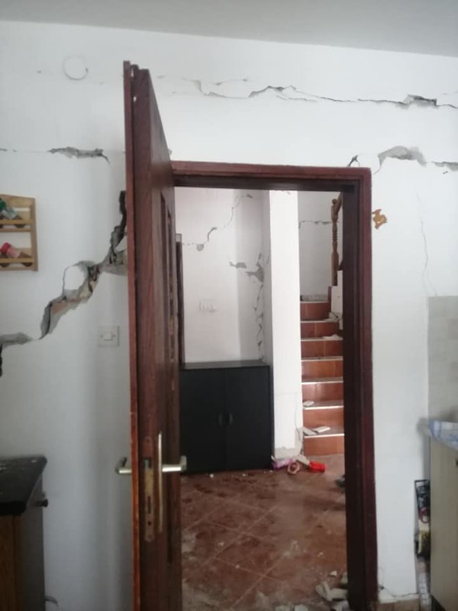 Oštećenja od potresa u kući Rade i Vlade Matijašević/Foto: Udruga Jedni za druge Općina Sirač