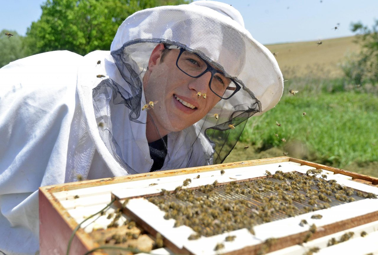 Fotografija: Tvrtko Matijević uzgaja pčele i proizvodi pčelinji otrov/Foto: Bruno Konjević/CROPIX
