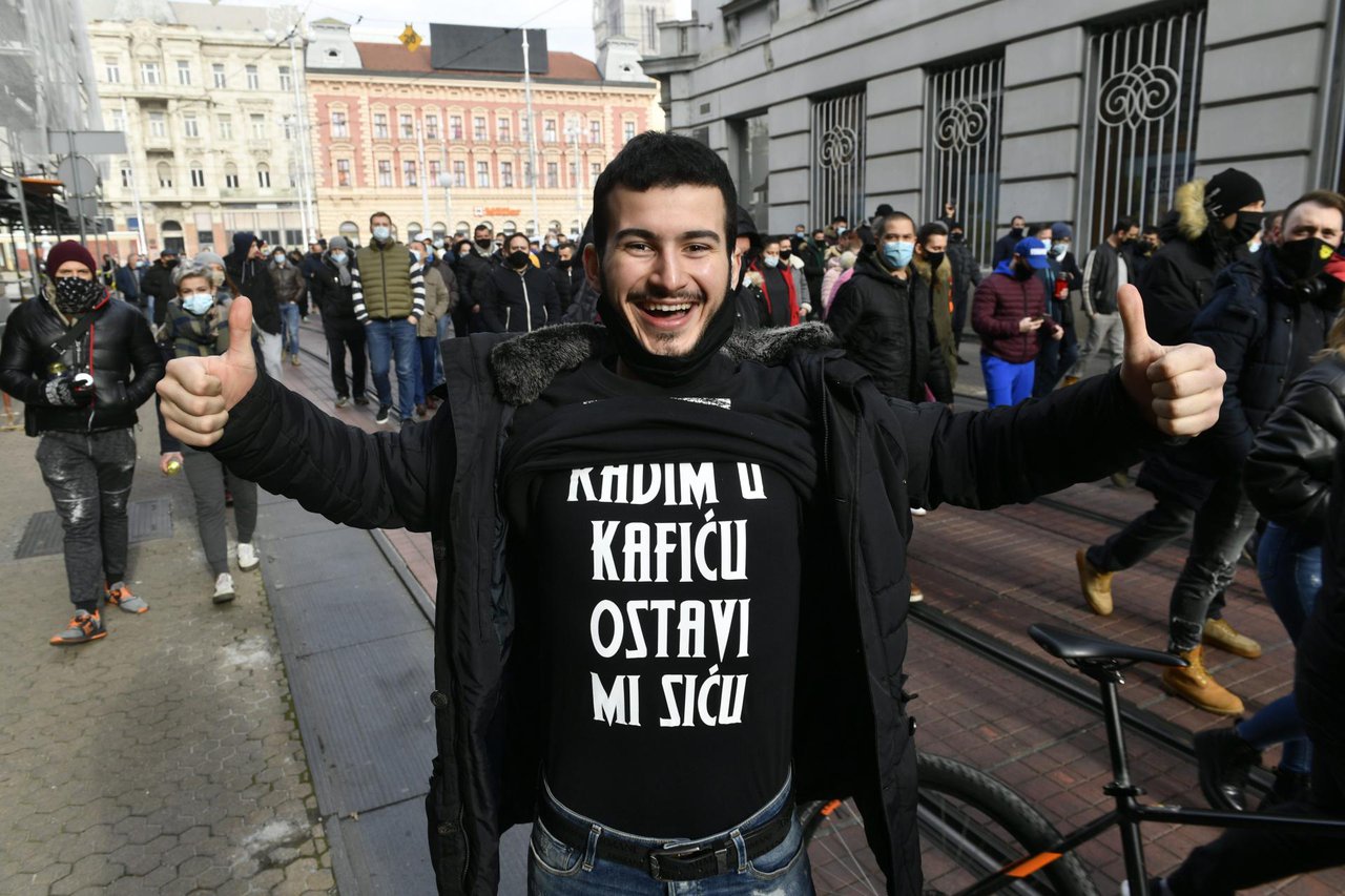 Fotografija: Prizor s posljednjeg prosvjeda ugostitelja zbog zatvaranja ugostiteljskih objekata 30. 11. 2020. u Zagrebu/Foto: Goran Mehkek/CROPIX