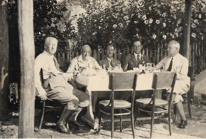 Tridesetih godina Ribnjake je vodio direktor Ljudevit Kugel, na slici iz 1937. s gostima iz Rumunjske / Foto: arhiv Ribnjačarstva