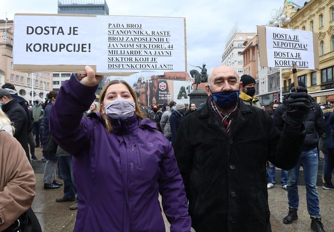 Udruga Glas poduzetnika organizirala je prosvjednu akciju zbog nezadovoljstva ekonomskim i epidemiološkim mjerama Vlade i Civilnog stožera/ Foto: Damjan Tadić/ CROPIX