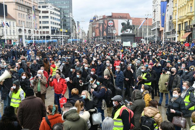 Na glavnom zagrebačkom trgu okupilo se na tisuće prosvjednika/Foto: Goran Mehkek/CROPIX
