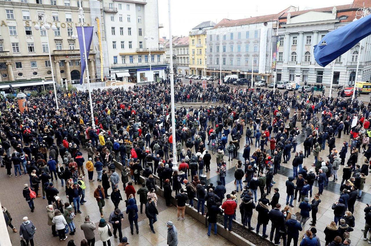 Fotografija: Udruga Glas poduzetnika organizirala je u srijedu prosvjed jer su nezadovoljni mjerama Vlade i Civilnog stožera / Foto: Damjan Tadić/CROPIX