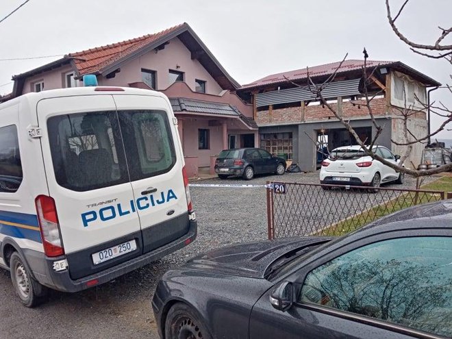 Policijski očevid u obiteljskoj kući u kojoj su dva brata teško stradala, a jedan od njih je, nažalost, preminuo/Foto:Deni Marčinković