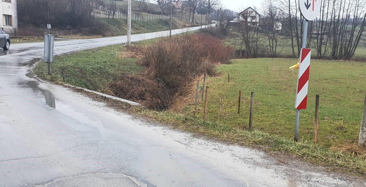 Fotografija: Ovaj dio ceste u Vrbovcu je izuzetno opasan za sudionike u prometu/Foto: Vladimir Bilek
