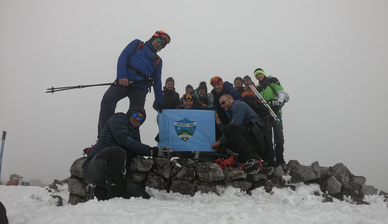 Fotografija: Planinari iz Daruvara na najvišem vrhu Gorskog kotara/Foto: Planinarsko društvo Petrov vrh