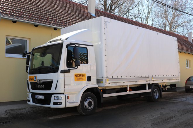 Novi kamion kojeg je nabavila Županija za Tehničku školu vrijedan 667.250 kuna/Foto: MojPortal.hr