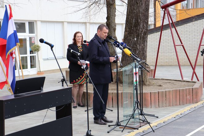 Damir Lneniček drži govor na svečanom otvorenju/Foto: Nikica Puhalo