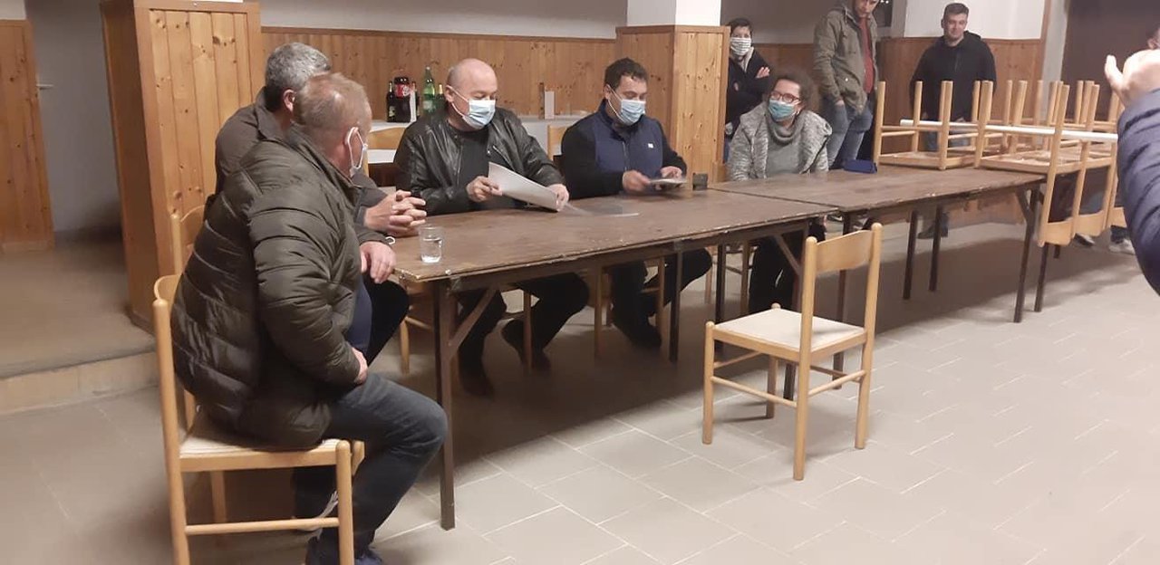 Fotografija: Načelnik Općine Đulovac Drago Hodak na sastanku oko nove mrtvačnice /Foto: Općina Đulovac