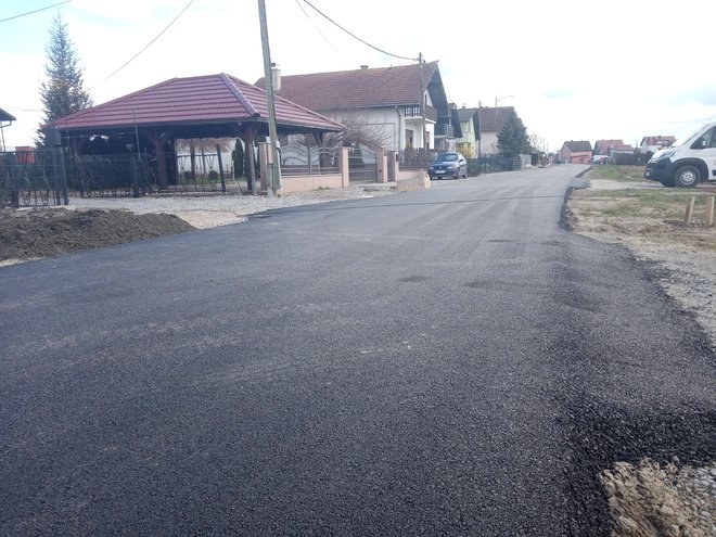 Novi asfalt u Ulici Josipa Kozarca u Hrgovljanima/ Foto: Deni Marčinković