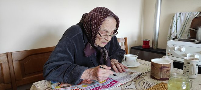 Baka Ana Halapa bez problema rješava najzahtjevnije križaljke /Foto:Martina Čapo